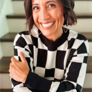 Zeagoo Monochrome Checkered Sweater